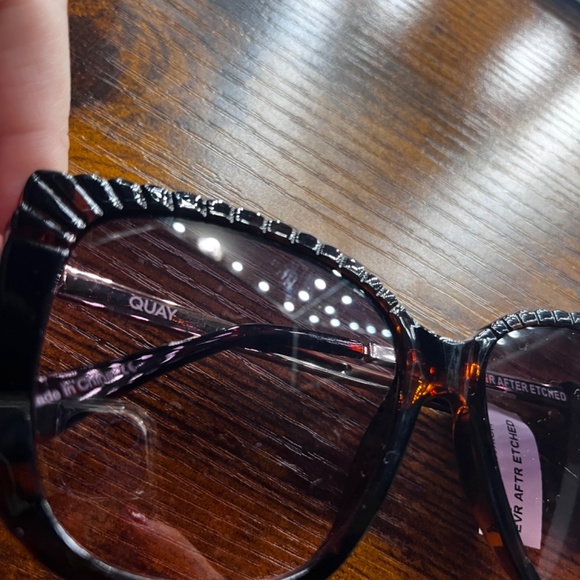 Quay Ever After Etched Australia Sunglasses - Picture 2 of 4